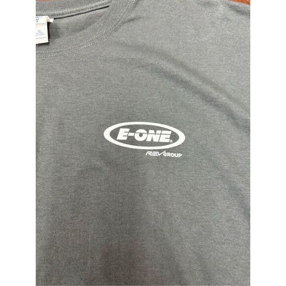 E-One Ladder Fire Truck Mens Grey Short Sleeve Tee Size X-Large - Picture 2 of 7